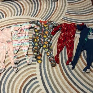 PJ Bundle! 5 footie Pjs - Size 18-24 months
